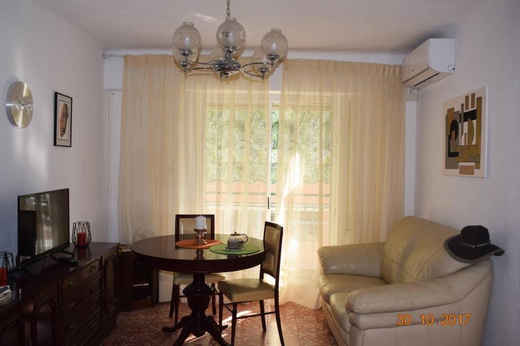 Apartamento En El Centro De Alicante Dış mekan fotoğraf